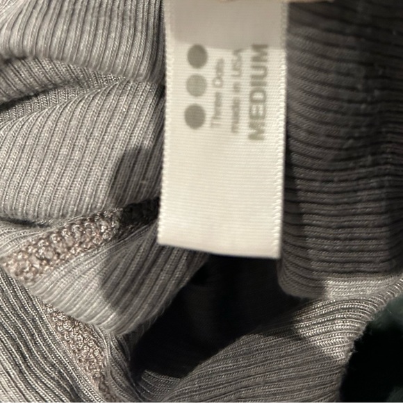 Three Dot new without tags ribbed super soft tank top. Grey.Amazing & flattering - Picture 9 of 9